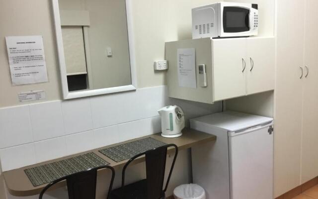 Golden Palms Motor Inn