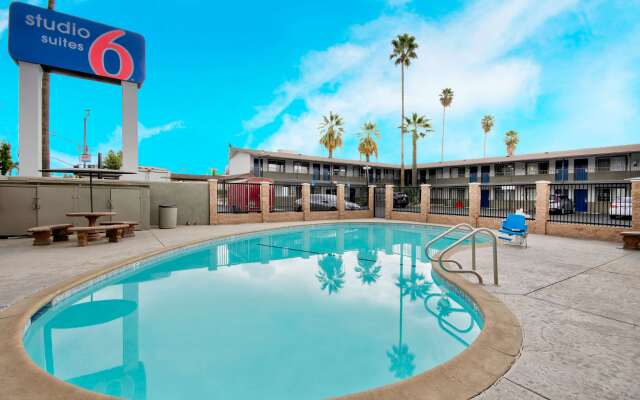 Studio 6 Suites – San Bernardino, CA