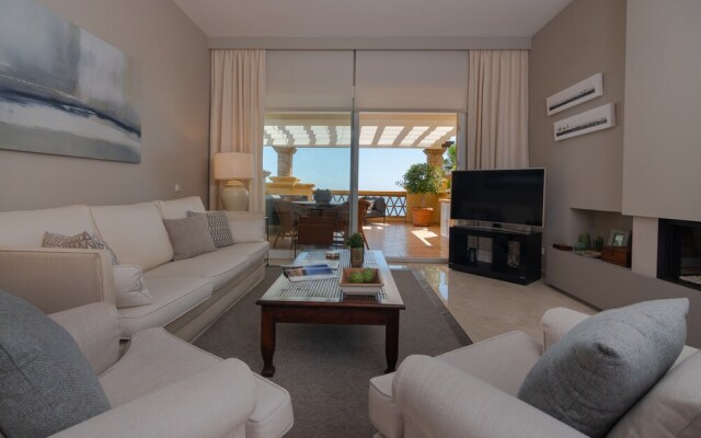 Super Front Line Location Apartment - Heated Pool