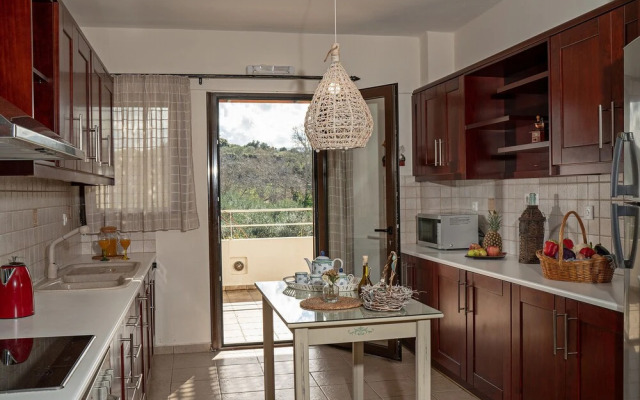 Nostos Villa - 50 m2 pool 2 km from the Beach