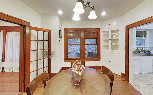 2BR Casa Travis Heights by RedAwning
