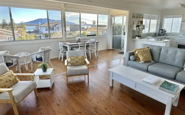Scarlets by the Sea – Balcony – Bermagui