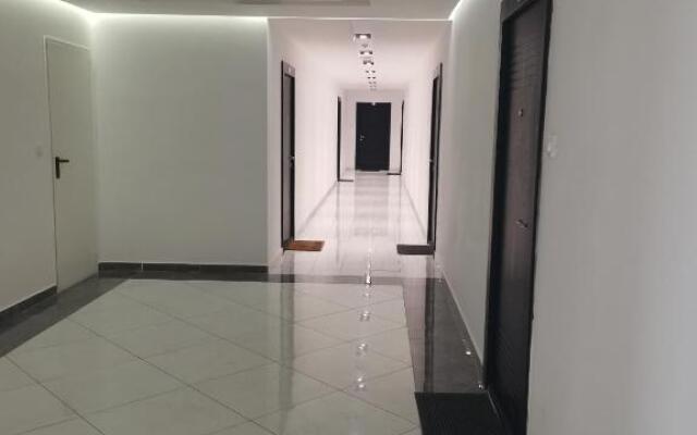 Christopher Apartment