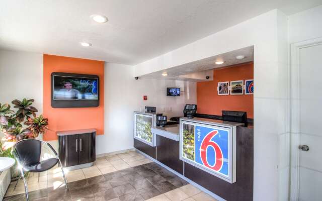 Motel 6 Redding, CA - South