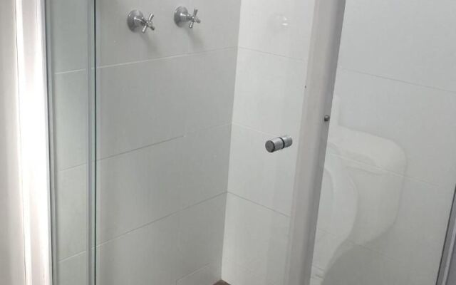Bateau Bay Hotel