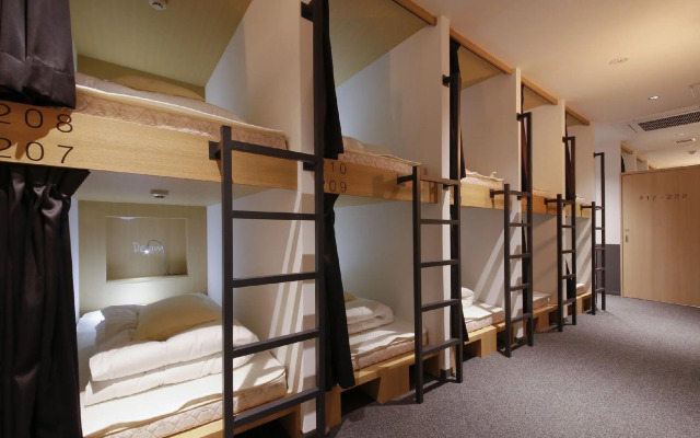 White Hostel shinsaibashi