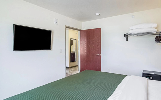 Cobblestone Inn & Suites - Guernsey