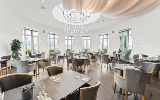 Dancing House – Tančící dům hotel