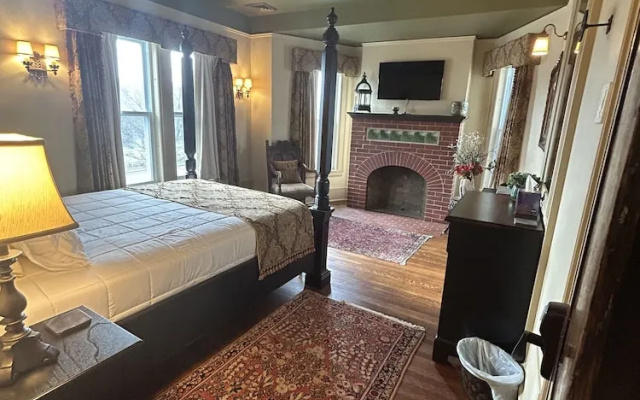 Hazeltine Boutique Hotel BnB