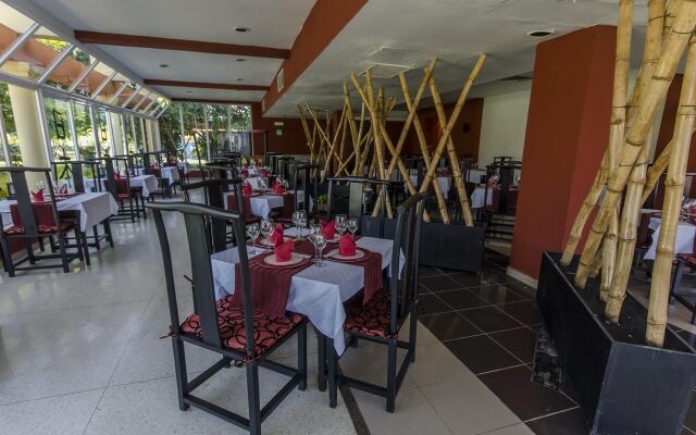 Occidental Arenas Blancas