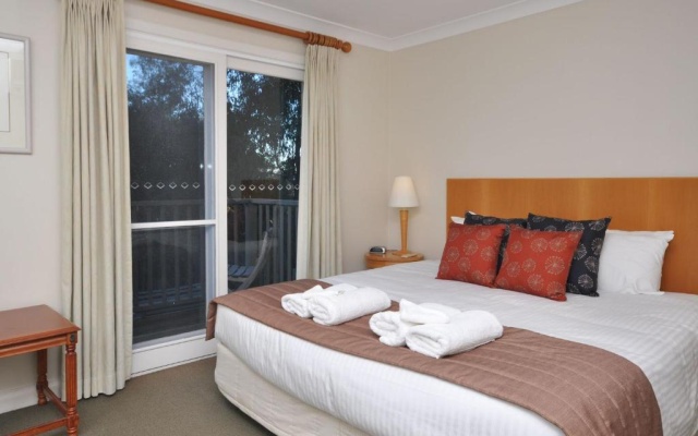 Villa 3br Vista Resort Condo located within Cypress Lakes Resort (nothing is more central) – Guest Rooms – Pokolbin