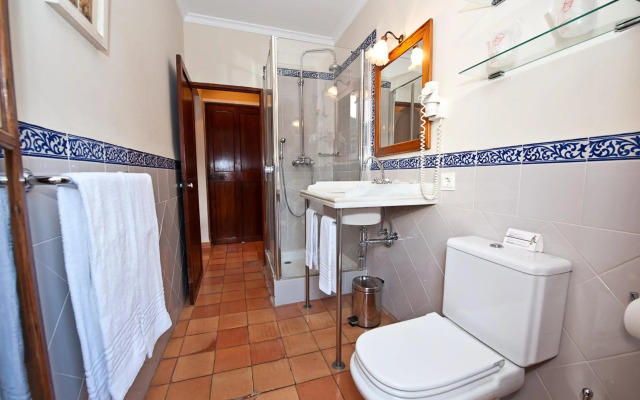 Hotel y Apartamentos DES PUIG