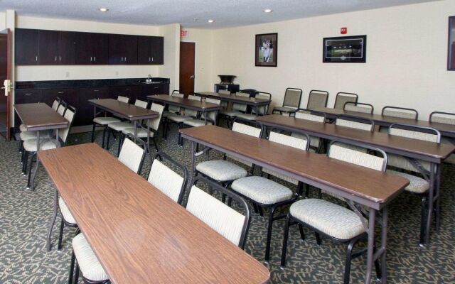 Country Inn & Suites by Radisson, Shelby, NC