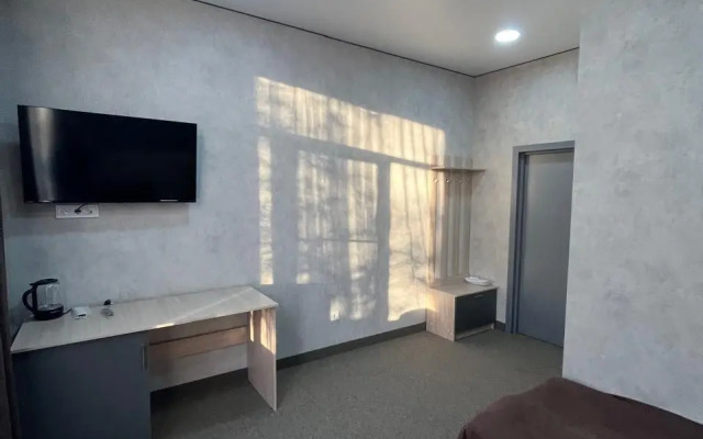 Guest house, Hostel