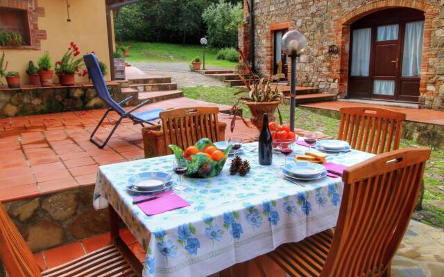 Rolling Farmhouse of Val D'orcia