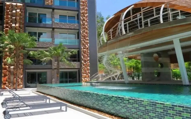 Pool Front Sexy Studio Fully Furnished Apartment