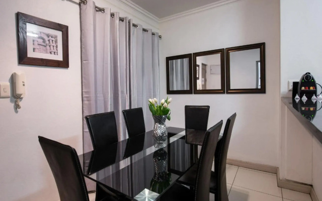 Prestige Apartment Sandton at Westpoint