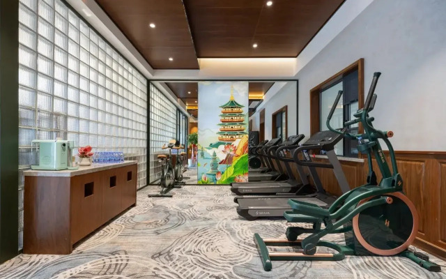 Nostalgia Hotel (West lake Hangzhou)