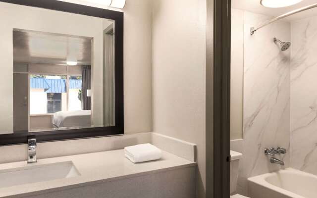 Days Inn by Wyndham McComb MS