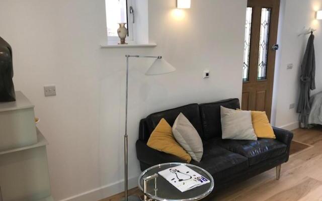 The Coach House 75 Epsom Road