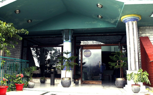 OYO Premium Khanyara Road