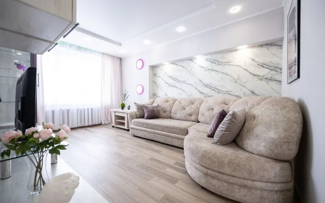 Apartments Five Stars Revolution Square