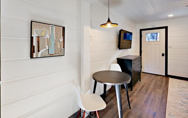 4093 Manzanita Ave Cabin Unit 3