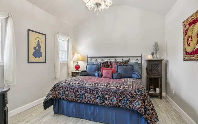 The Holekamp House Bed & Breakfast