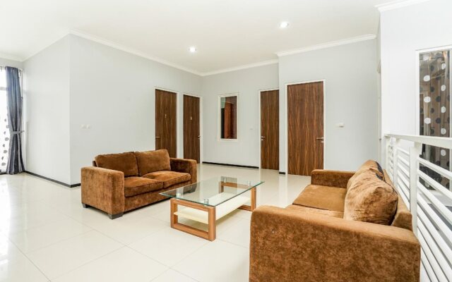 RedDoorz near Surabaya Zoo