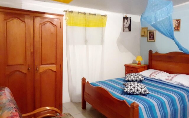 House With 3 Bedrooms in Deshaies, With Wonderful sea View, Terrace an