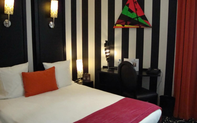 Peyris Opera Hotel