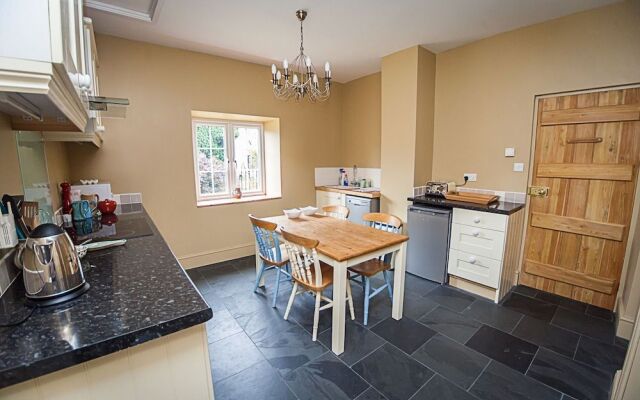 Stoodleigh Court Coach House B&B