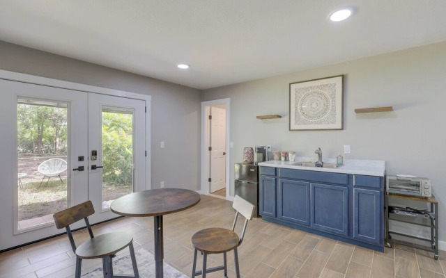 Pet-Friendly Temple Guest Suite!