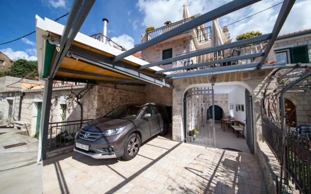 House Mario in Podgora, jacuzzi