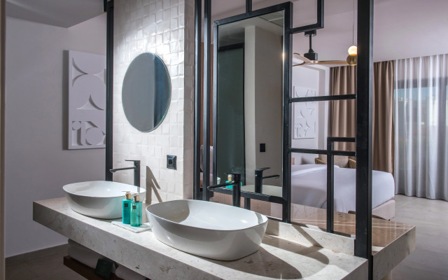 Noble Hotel Suites - Adults Only