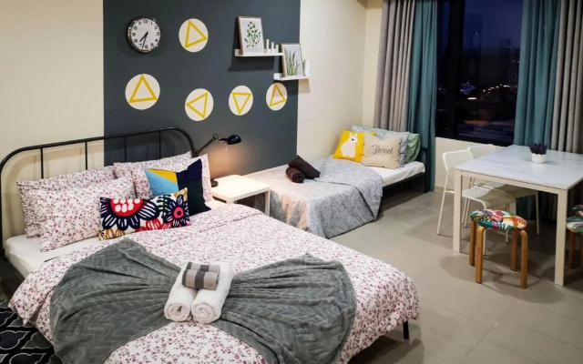 The Perfect Getaway @ Tamarind Suites, Netflix 300Mbps – Guest Rooms – Cyberjaya