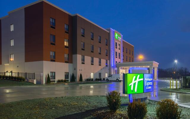 Holiday Inn Express & Suites Columbus - Worthington, an IHG Hotel