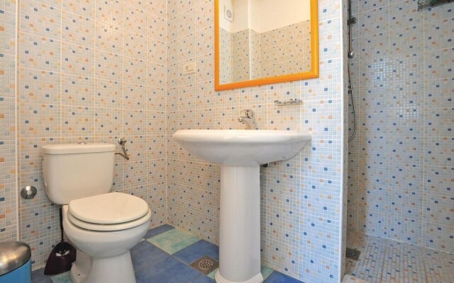 Nice Home in Slatine with Hot Tub, WiFi & 3 Bedrooms