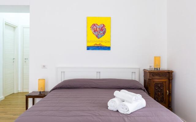 Barrio 133 - Double Bedroom in Center by Napoliapartments