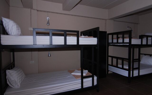 Non La Mer Hostel