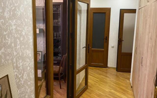Large cozy apartment on beginning of Komitas Ave