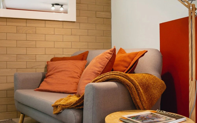 Artsy, Hi-Tech Condo in the Heart of Roma