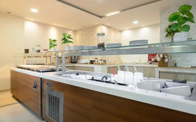 Karras Hotel