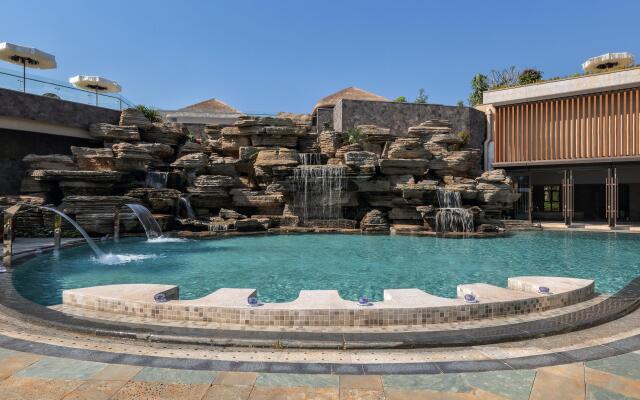 Holiday Inn Resort Qionghai Guantang by IHG