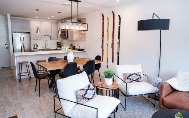 Huckin' Harry's by Revelstoke Vacations