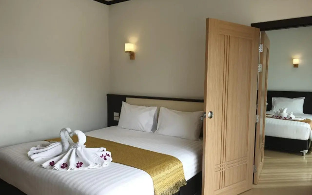 Swan Lake Hotel Sattahip