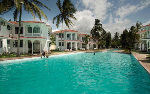 Bahari Dhow Beach Villas