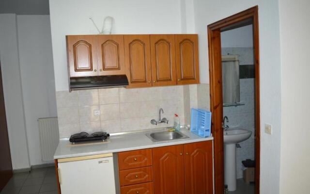 Galanis Studios and Apartments