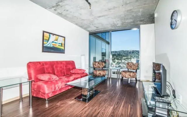 Hollywood Mirage Apartment