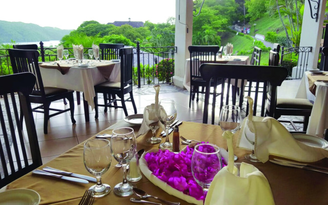 Villas Sol Beach Resort
